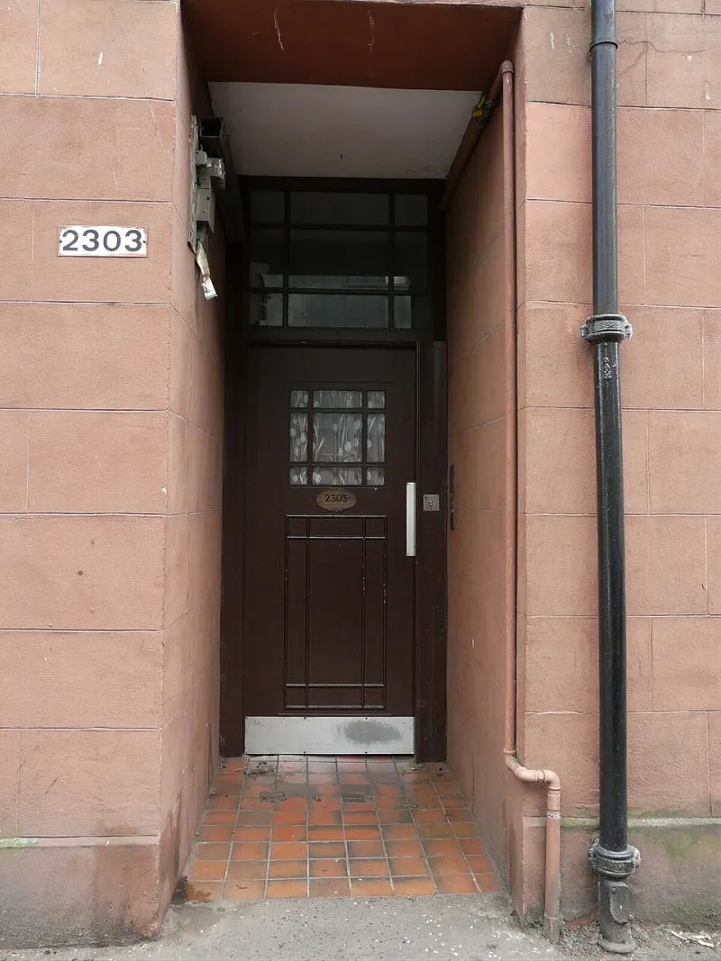 Behind the Close Door: How Clydeside's Tenement Neighbourhoods Forged a Working-Class World